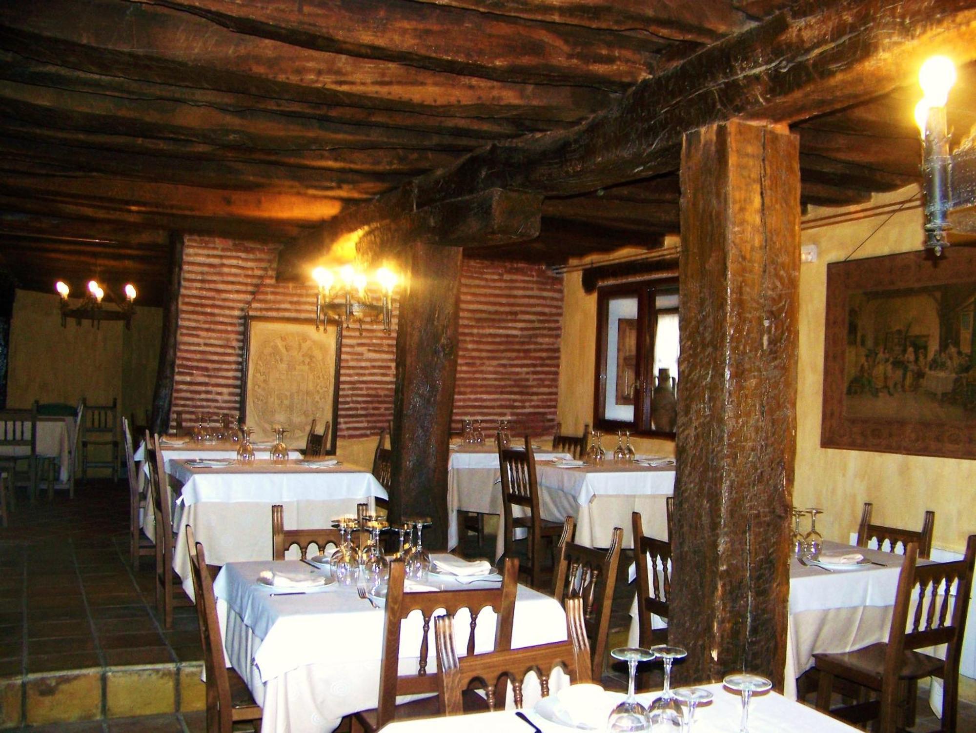 Palacio De Los Alvarado En Las Merindades El Ribero Luaran gambar