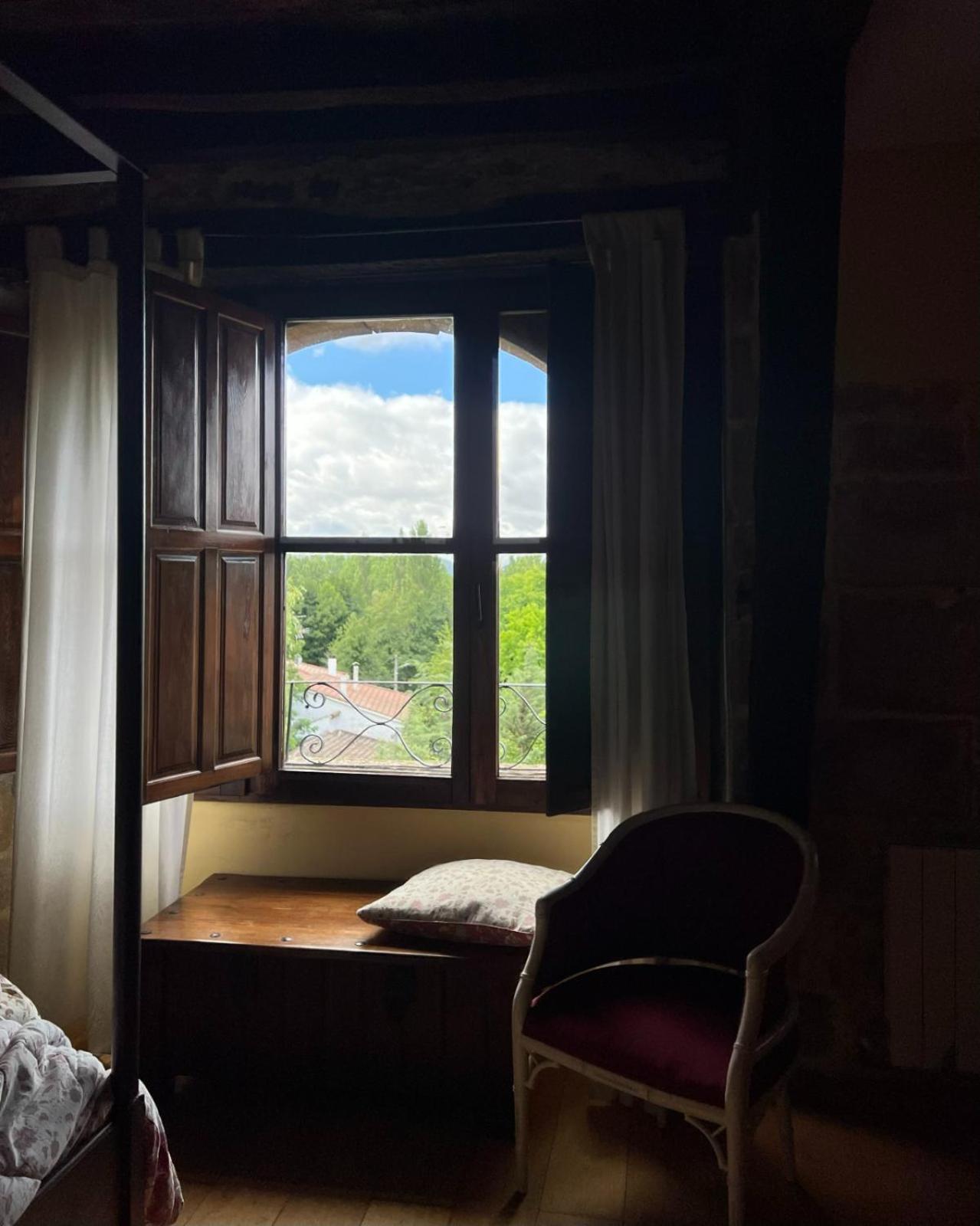 Palacio De Los Alvarado En Las Merindades El Ribero Luaran gambar