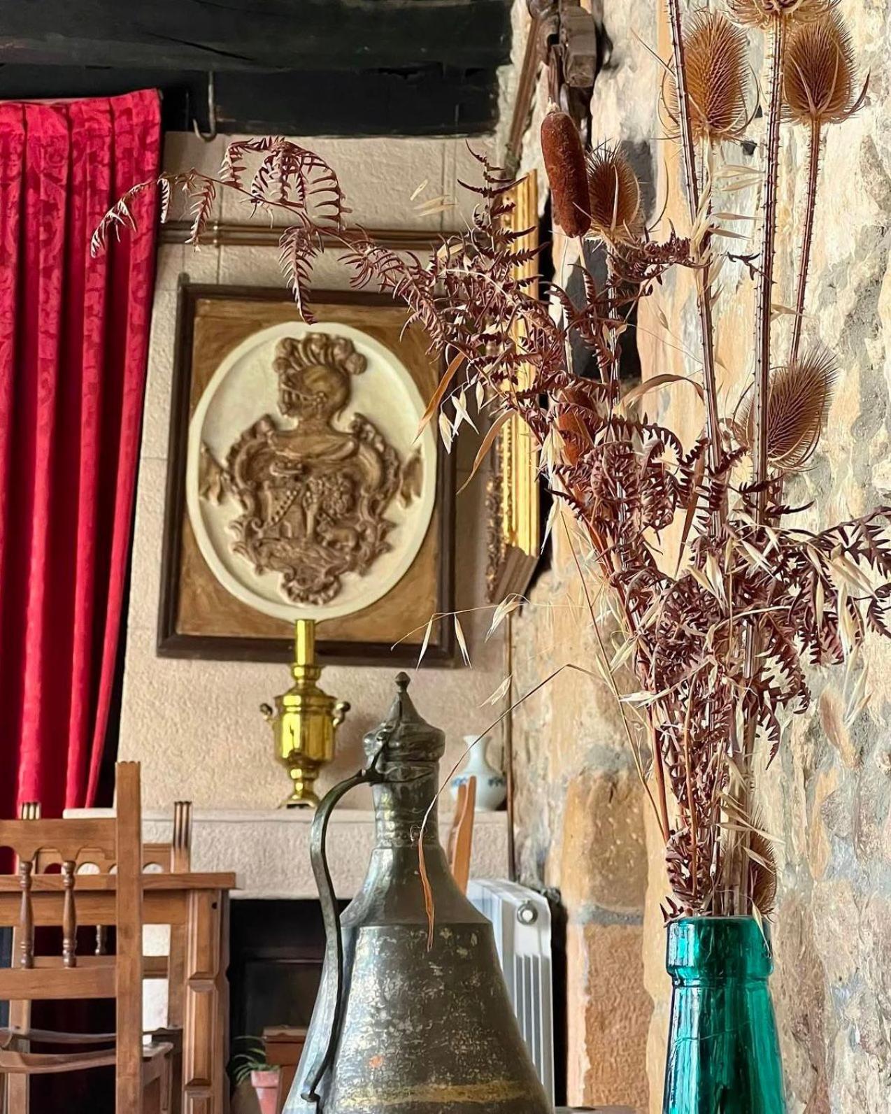 Palacio De Los Alvarado En Las Merindades El Ribero Luaran gambar