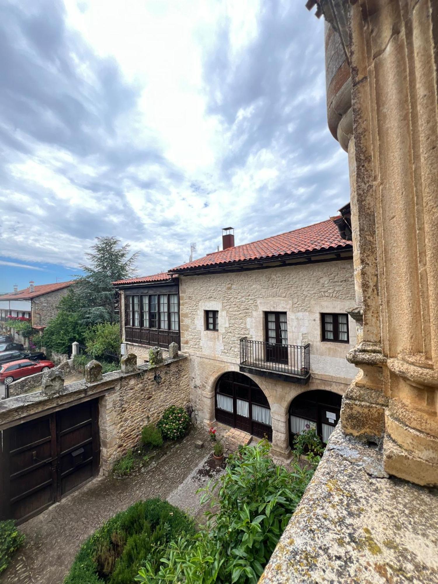 Palacio De Los Alvarado En Las Merindades El Ribero Luaran gambar