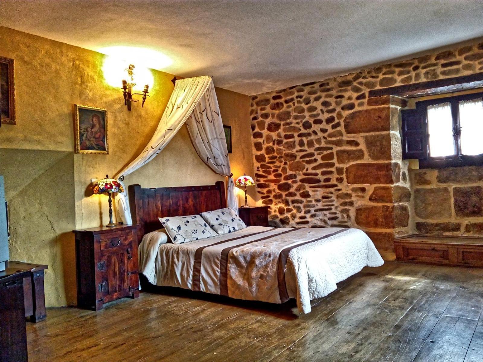 Palacio De Los Alvarado En Las Merindades El Ribero Luaran gambar