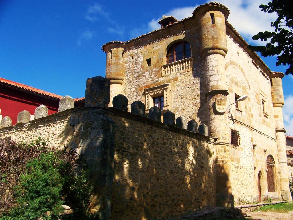 Palacio De Los Alvarado En Las Merindades El Ribero Luaran gambar
