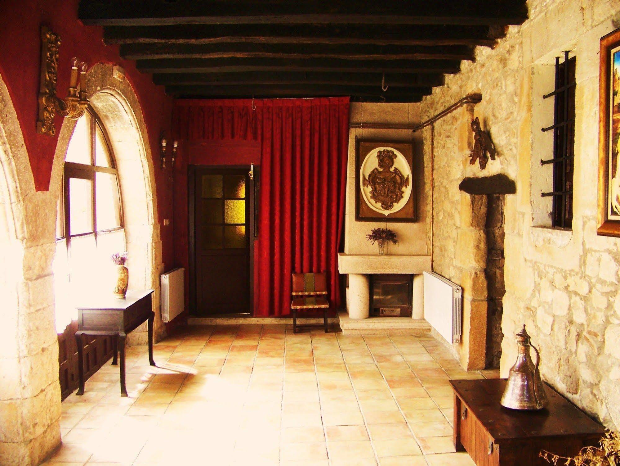 Palacio De Los Alvarado En Las Merindades El Ribero Luaran gambar