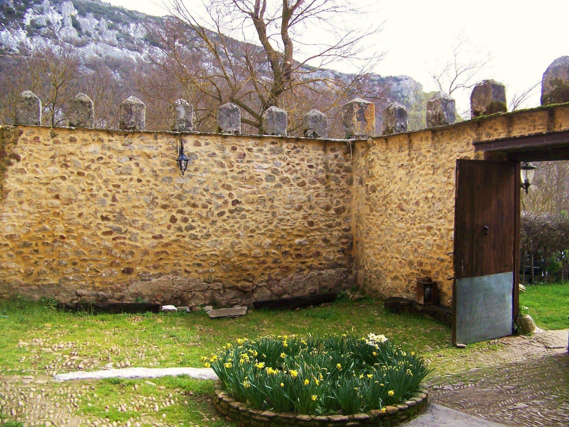 Palacio De Los Alvarado En Las Merindades El Ribero Luaran gambar