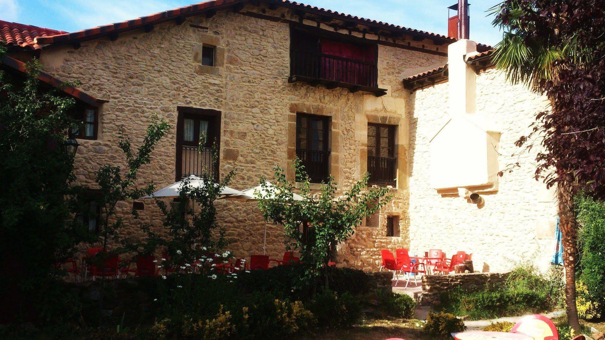 Palacio De Los Alvarado En Las Merindades El Ribero Luaran gambar